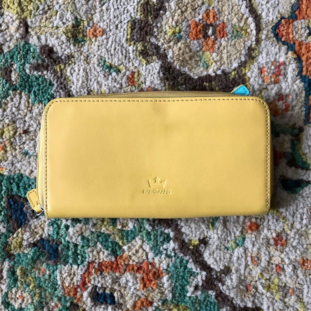 📦SOLD📦 Baekgaard Wallet